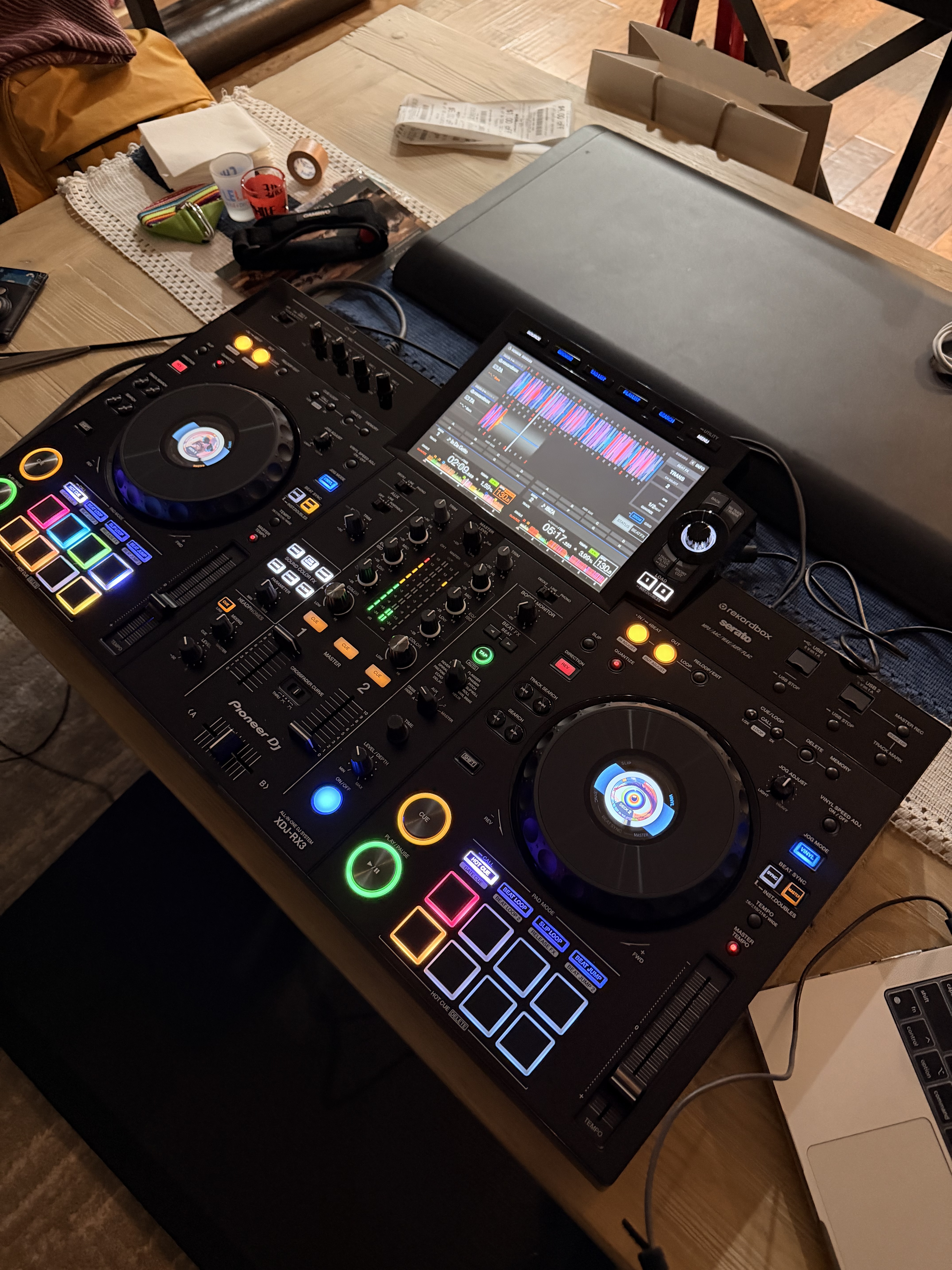 Dom DJing a live set